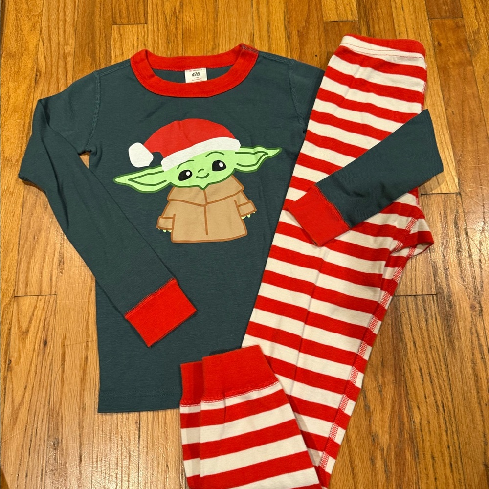 Hanna Andersson Green and Red Holiday Pajama Set